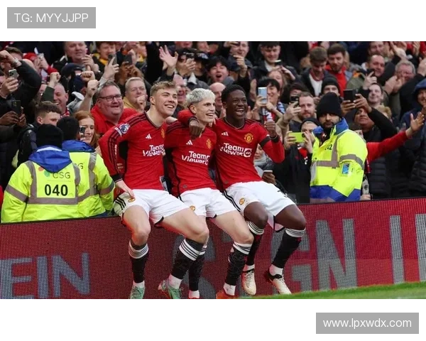 曼联前锋重返意甲加盟那不勒斯寻回状态在熟悉赛场再展雄风 曼联前锋重返意甲加盟那不勒斯寻回状态在熟悉赛场再展雄风